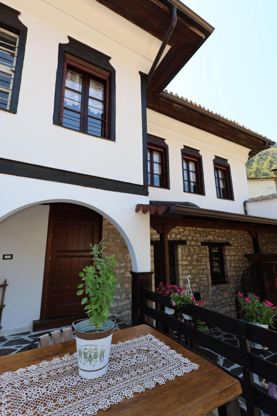 Ador Boutique Hotel Berat Exterior foto