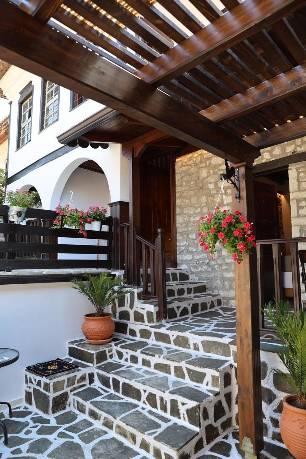 Ador Boutique Hotel Berat Exterior foto